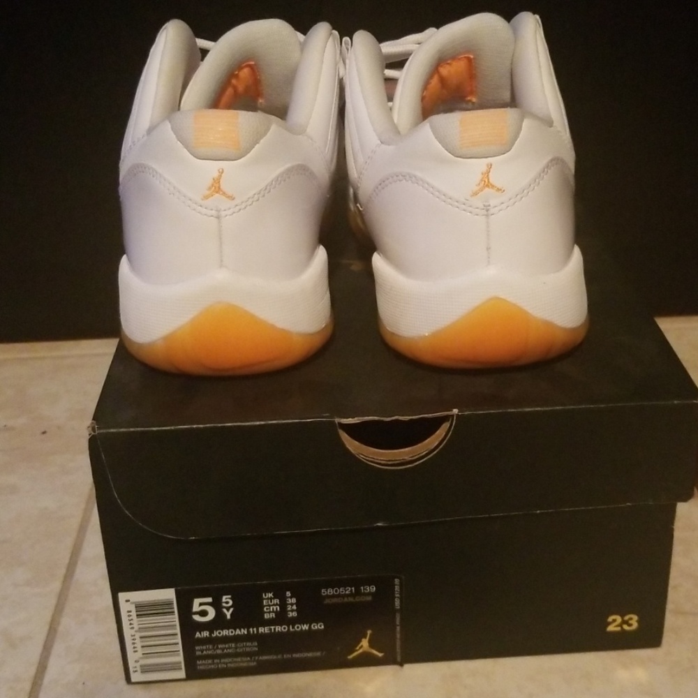 Air Jordan 11 Retro Low